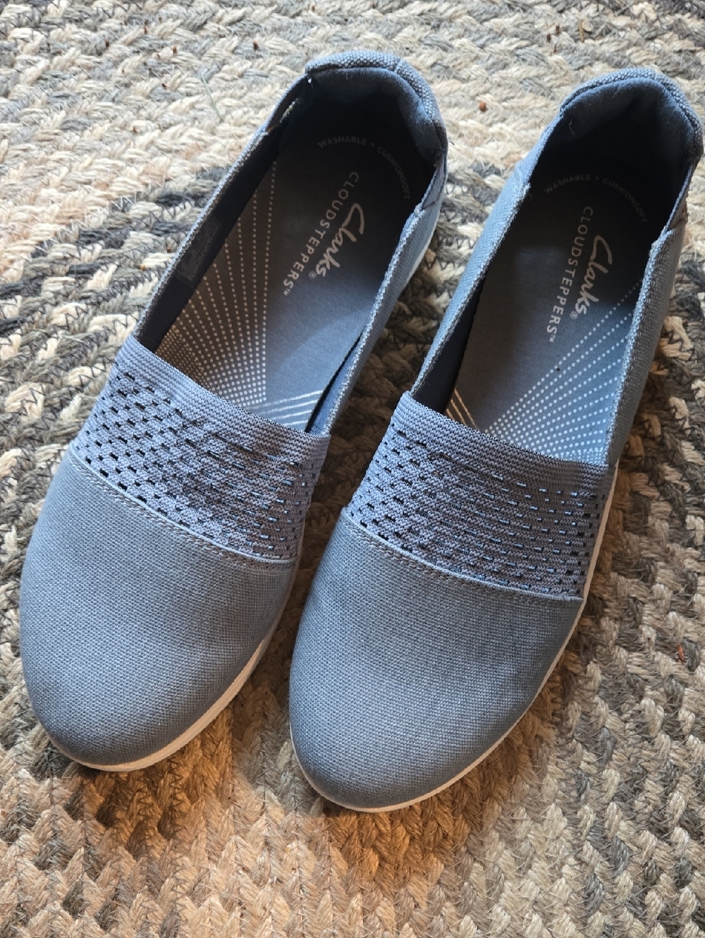 Clarks Women’s Cloudsteppers BREEZE VIBE Slip-On Knit Flats in Light Blue 8M NEW